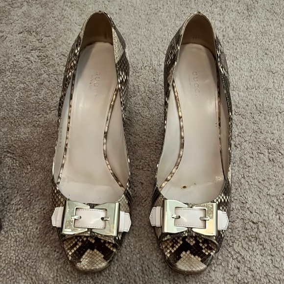 Womens Gucci sandal, in great condition python leather. - Picture 1 of 9